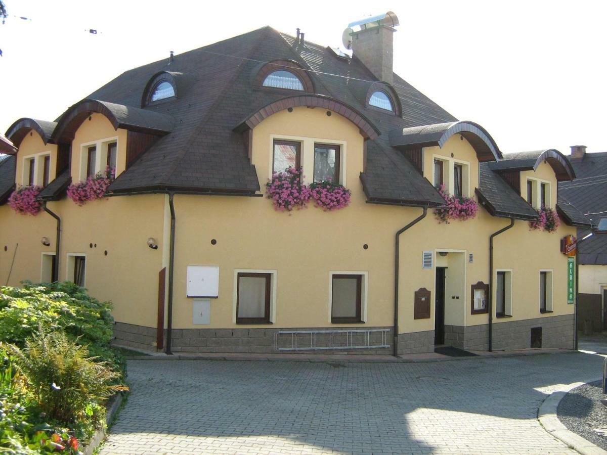 Penzion Albina - Restaurace Vysoké nad Jizerou 外观 照片